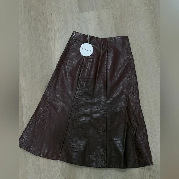 Luce Burgundy leather Croc-Embossed Skirt - Picture 3 of 5